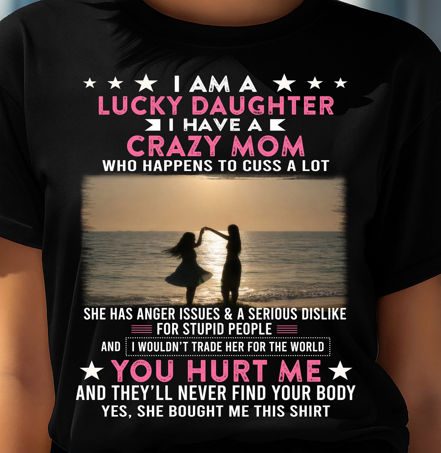 ICH BIN EINE GLÜCKLICHE TOCHTER - GIFT T SHIRT FROM MOM TO DAUGHTER - SNOW GER00 (SKU2606-131-00)