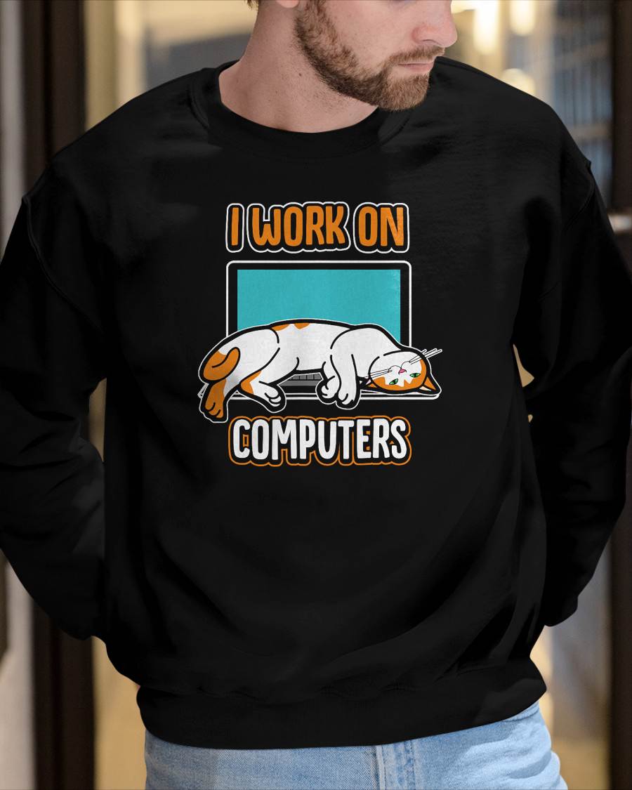 Funny Cats and Computers Halloween Kitty for pet Lovers T-Shirt Small