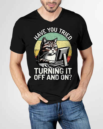 Tech Support Humor I Cat Tech Engineer I Computer IT Guy T-Shirt