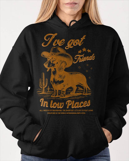 I've Got Friends in Low Places Funny Dachshund Cowboy Doxie Cat T-Shirt