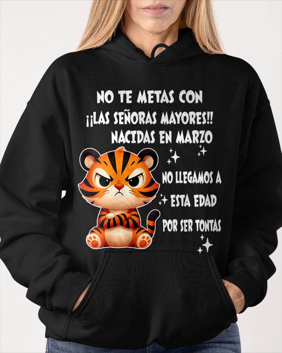 MARZO SHIRT, NO TE METAS CON MUJERES MAYORES - FMA SNOW03 (SKU2604-164-03)
