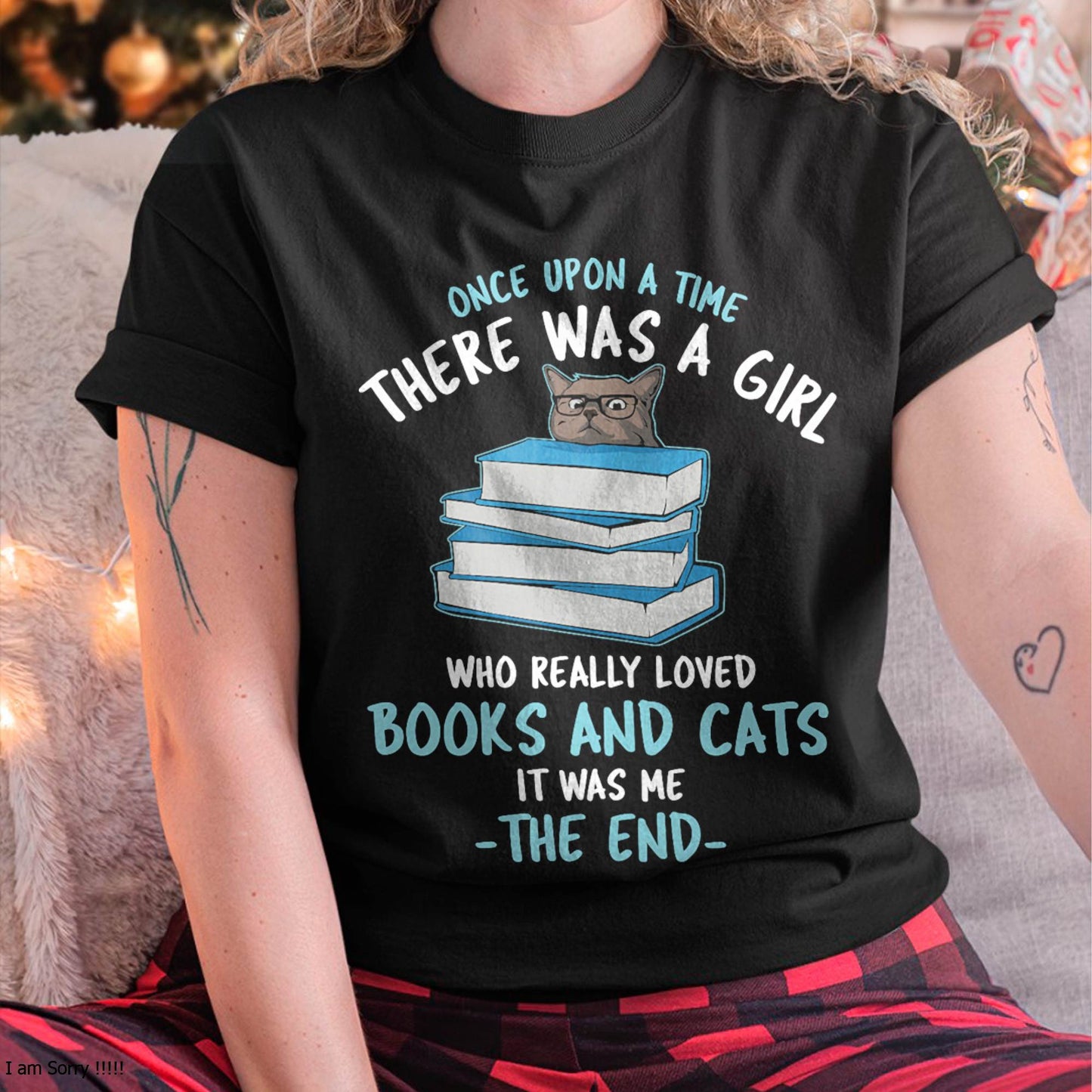 Once Upon a time There was a Girl who Loved Cats and Books T-Shirt