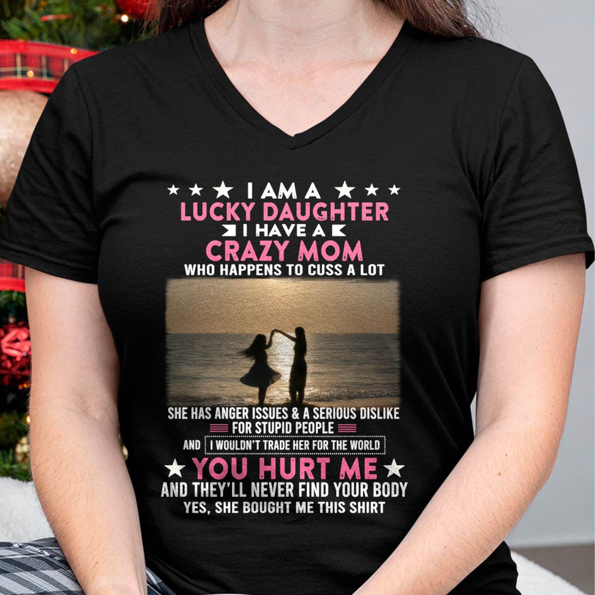 ICH BIN EINE GLÜCKLICHE TOCHTER - GIFT T SHIRT FROM MOM TO DAUGHTER - SNOW GER00 (SKU2606-131-00)