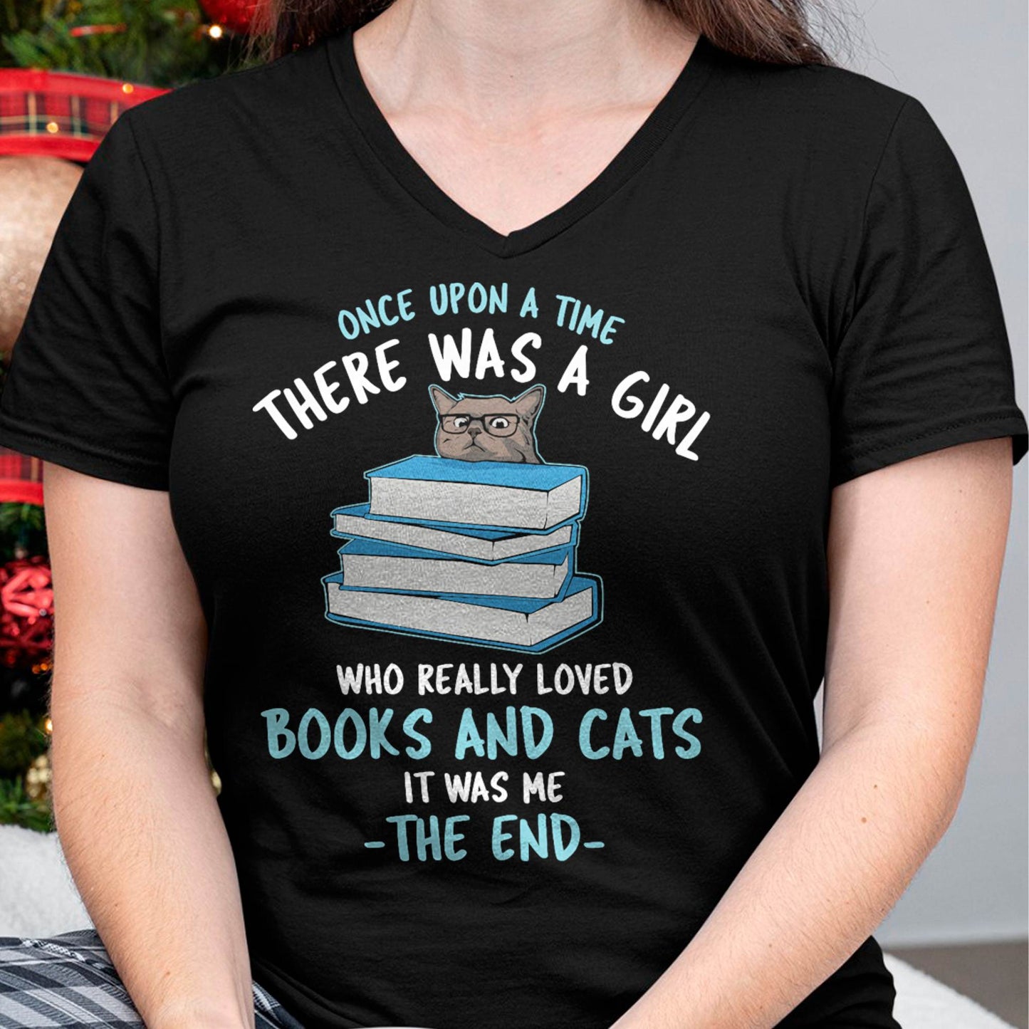 Once Upon a time There was a Girl who Loved Cats and Books T-Shirt
