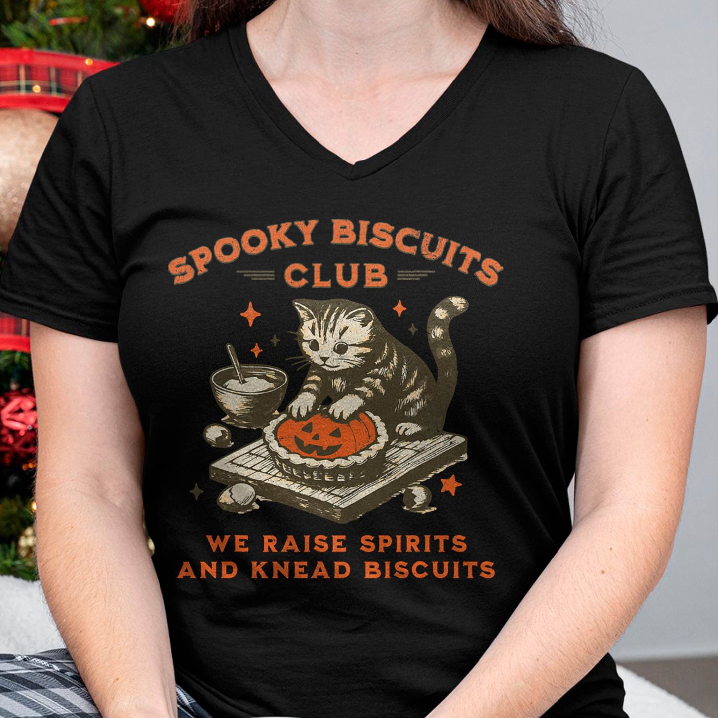 Spooky Biscuits Club Cat, Funny Halloween Baking Tee T-Shirt