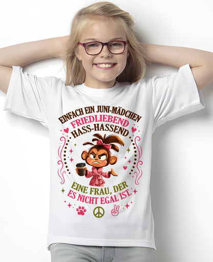 JUNI, FRIEDLIEBEND HASS-HASSEND EINE FRAU, DER ES NICHT EGAL IST - SNOW GER06 (SKU2605-352-06)