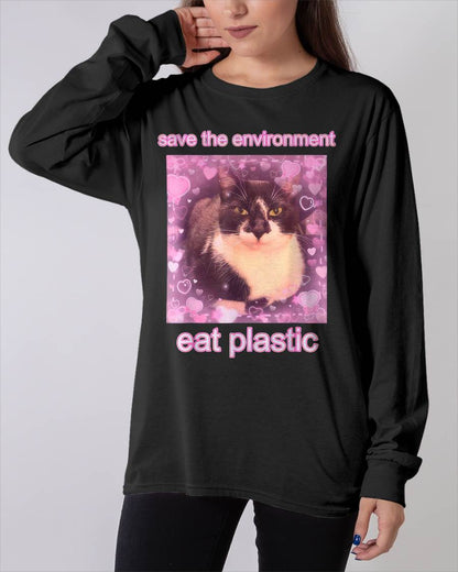 Save The Environment Eat Plastic Funny Cute Cat Meme T-Shirt