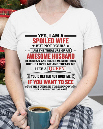 I AM THE TREASURE OF AN AWESOME HUSBAND – Gift T Shirt From Husband For Wife – SNOW FEMALE00 (SKU2602-05-00)