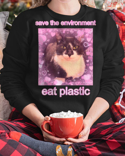 Save The Environment Eat Plastic Funny Cute Cat Meme T-Shirt